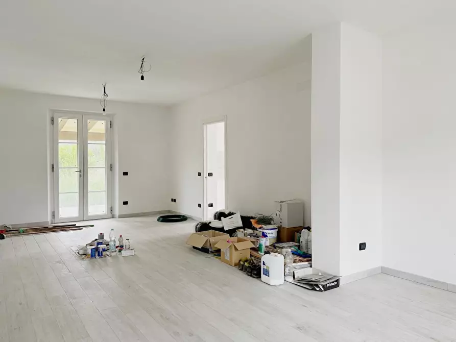 Immagine 4 di Villa in vendita  a Capannori