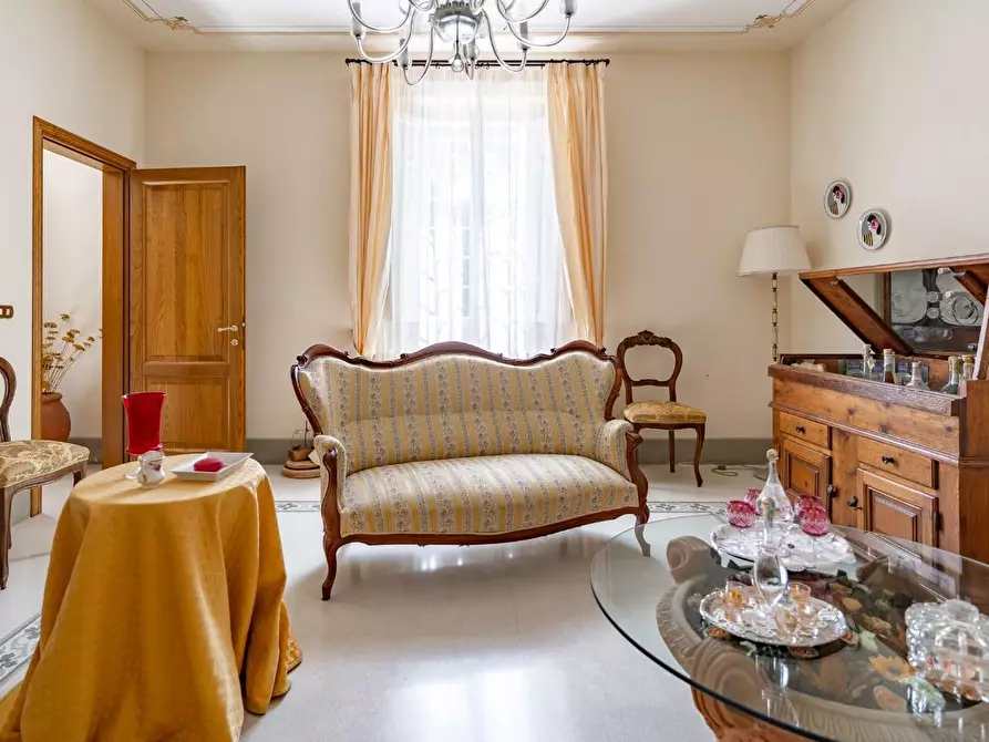 Immagine 17 di Villa in vendita  a Fucecchio