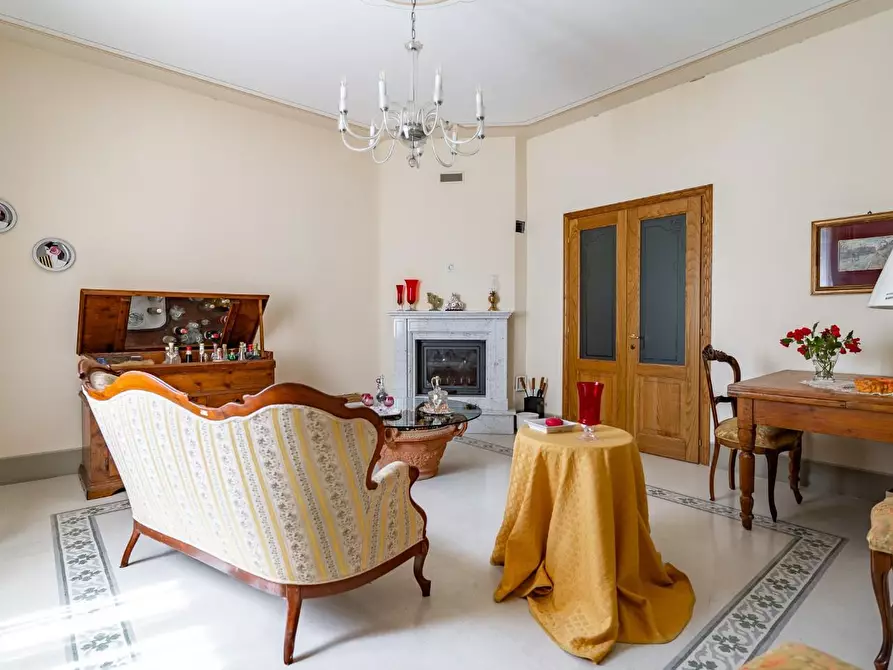 Immagine 15 di Villa in vendita  a Fucecchio