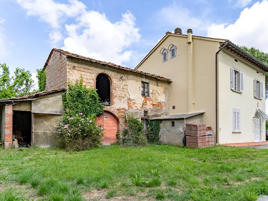 Immagine 3 di Villa in vendita  a Fucecchio