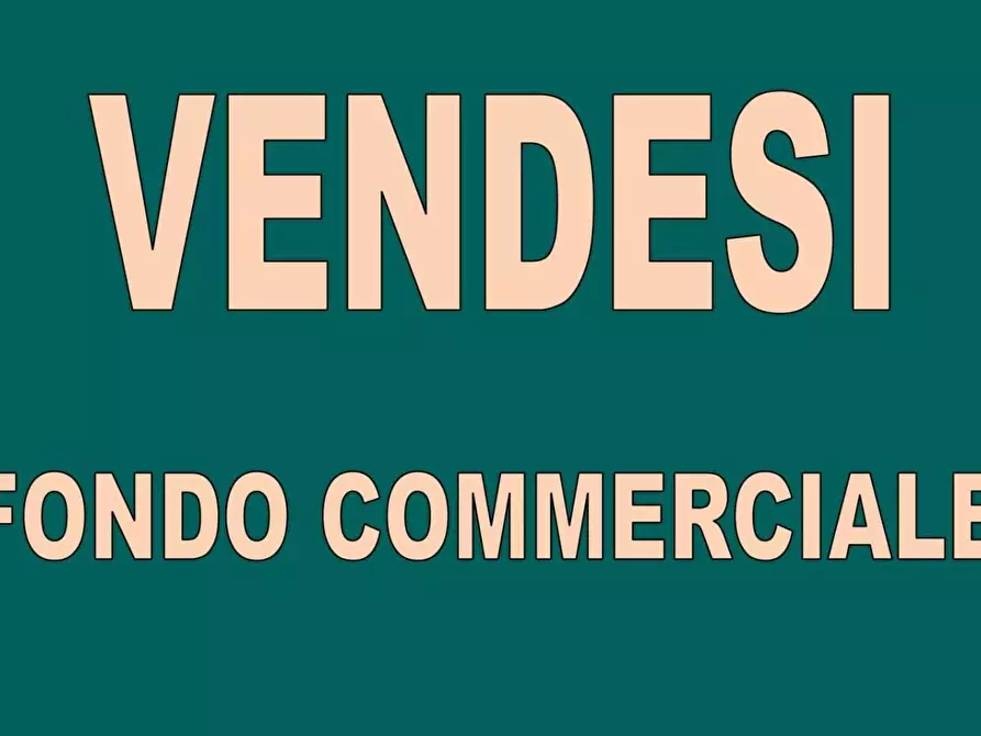 Immagine 1 di Locale commerciale in vendita  a Cascina