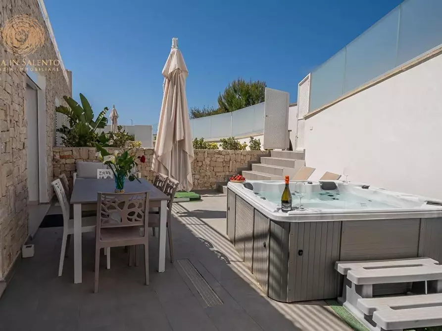 Immagine 3 di Appartamento in vendita  a Castrignano Del Capo