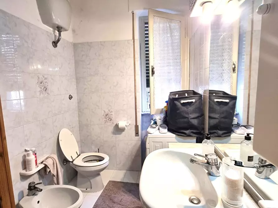 Immagine 19 di Appartamento in vendita  a Viareggio