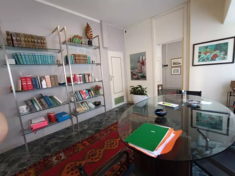 Immagine 4 di Ufficio in vendita  a Massa