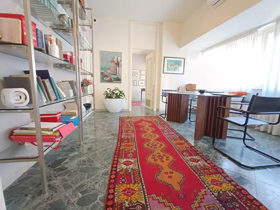 Immagine 9 di Ufficio in vendita  a Massa