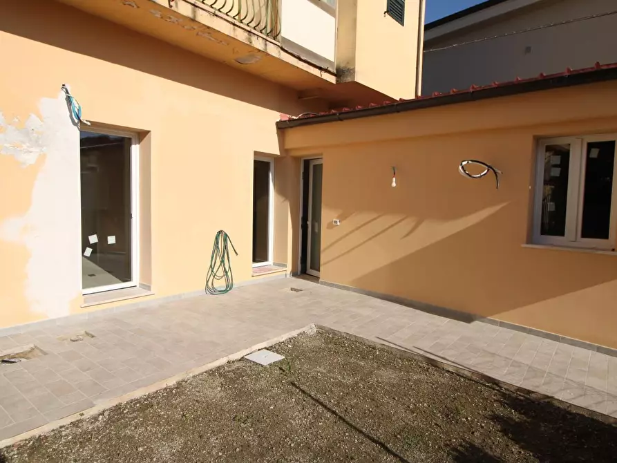 Immagine 16 di Appartamento in vendita  a Pontedera