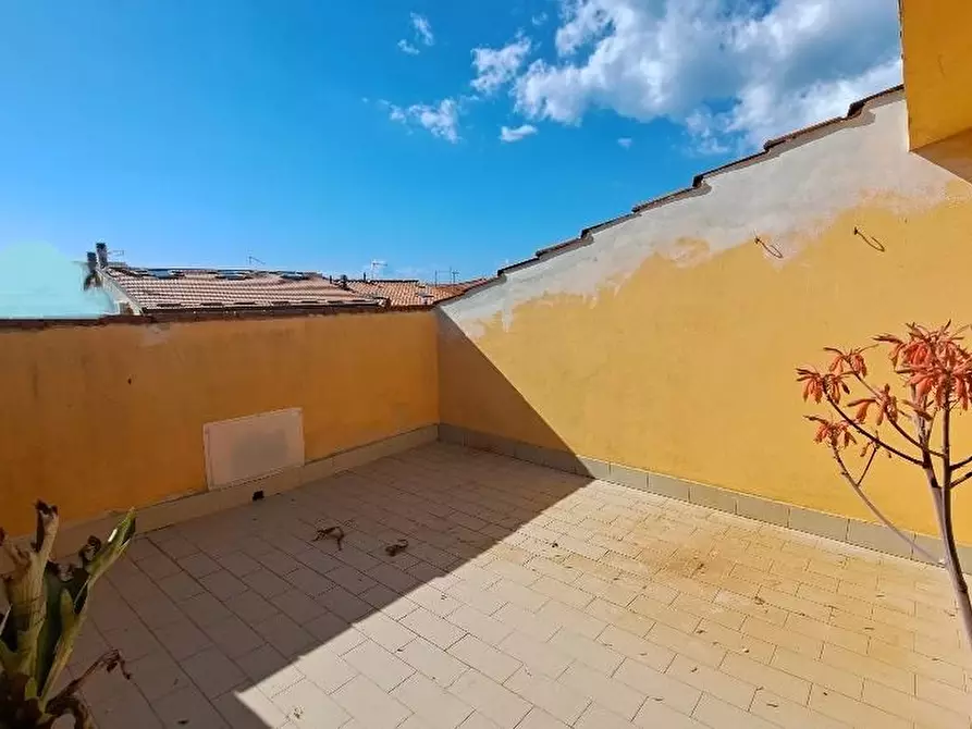 Immagine 13 di Appartamento in vendita  a Pisa