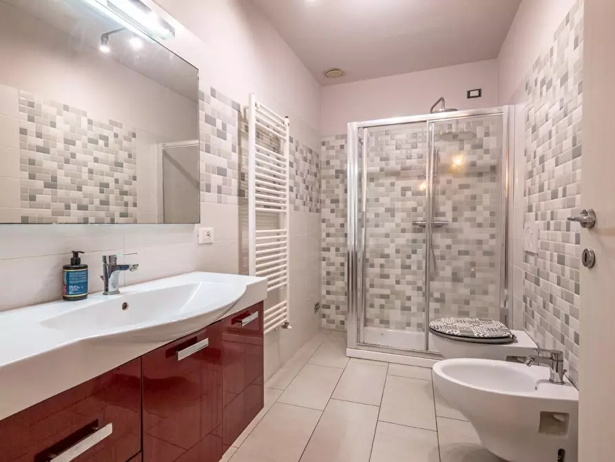 Immagine 28 di Terratetto in vendita  a Cascina