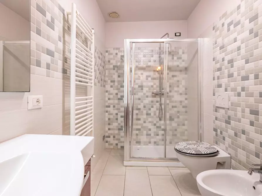 Immagine 27 di Terratetto in vendita  a Cascina