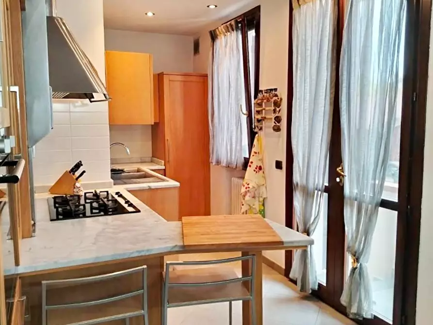 Immagine 5 di Villa in vendita  a San Giuliano Terme