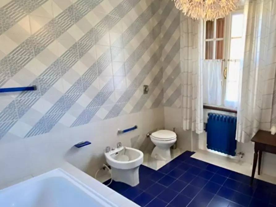 Immagine 28 di Casa indipendente in vendita  a Pietrasanta