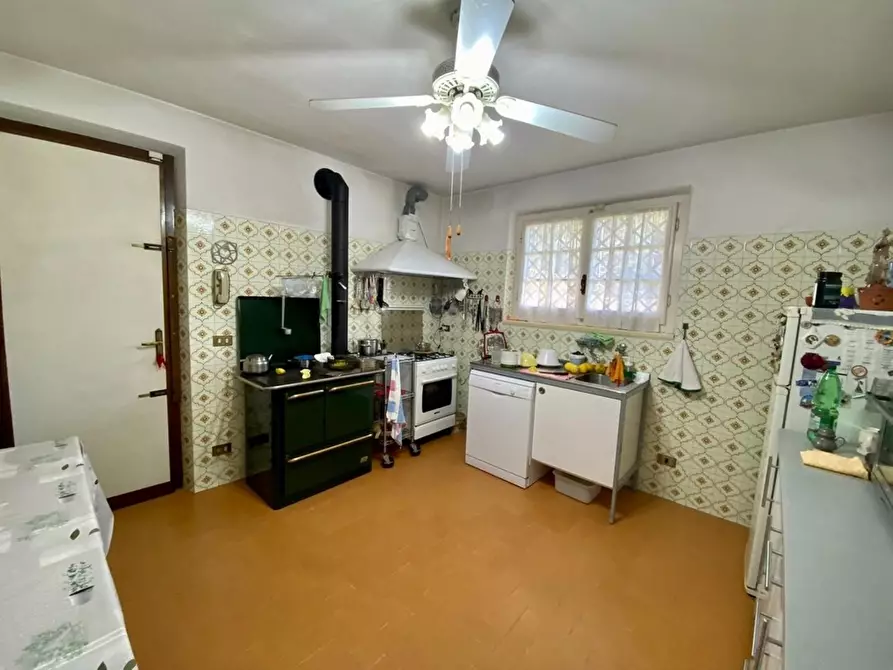Immagine 5 di Casa indipendente in vendita  a Pietrasanta