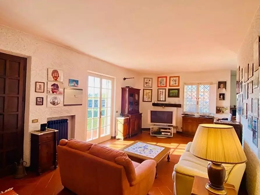 Immagine 12 di Casa indipendente in vendita  a Pietrasanta