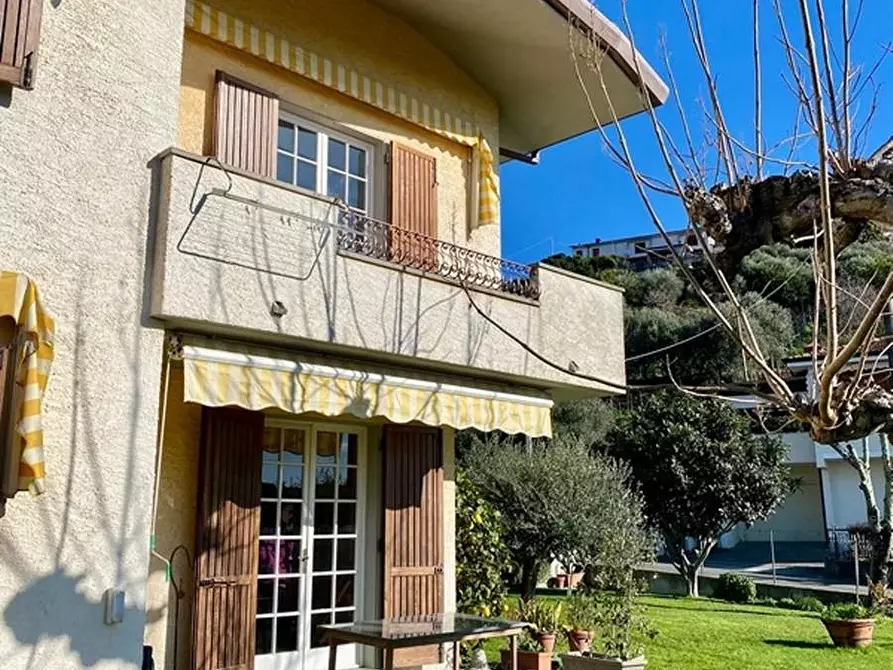 Immagine 11 di Casa indipendente in vendita  a Pietrasanta