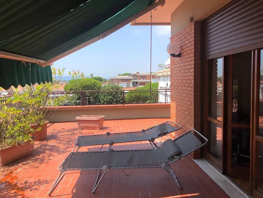 Immagine 11 di Mansarda in vendita  a Massa