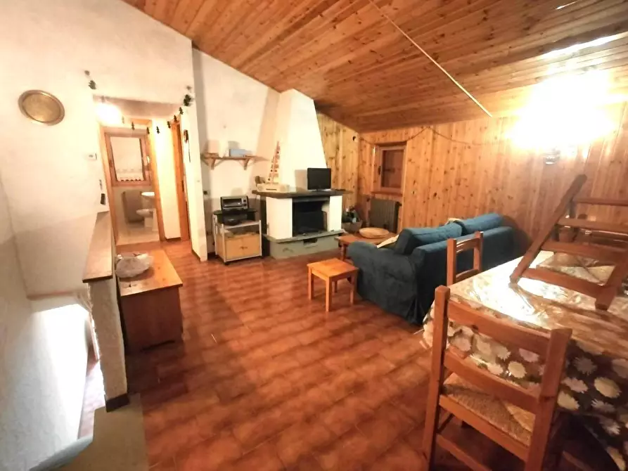 Immagine 1 di Appartamento in vendita  a Zeri