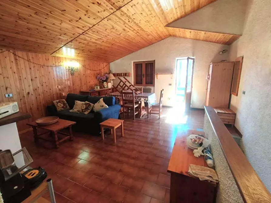 Immagine 3 di Appartamento in vendita  a Zeri