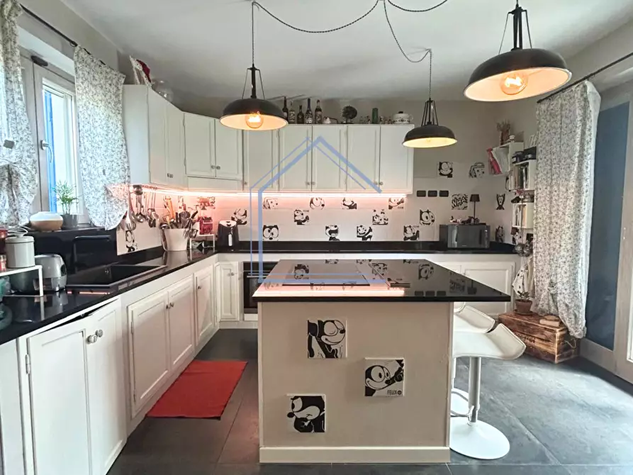 Immagine 24 di Villa in vendita  a Massarosa