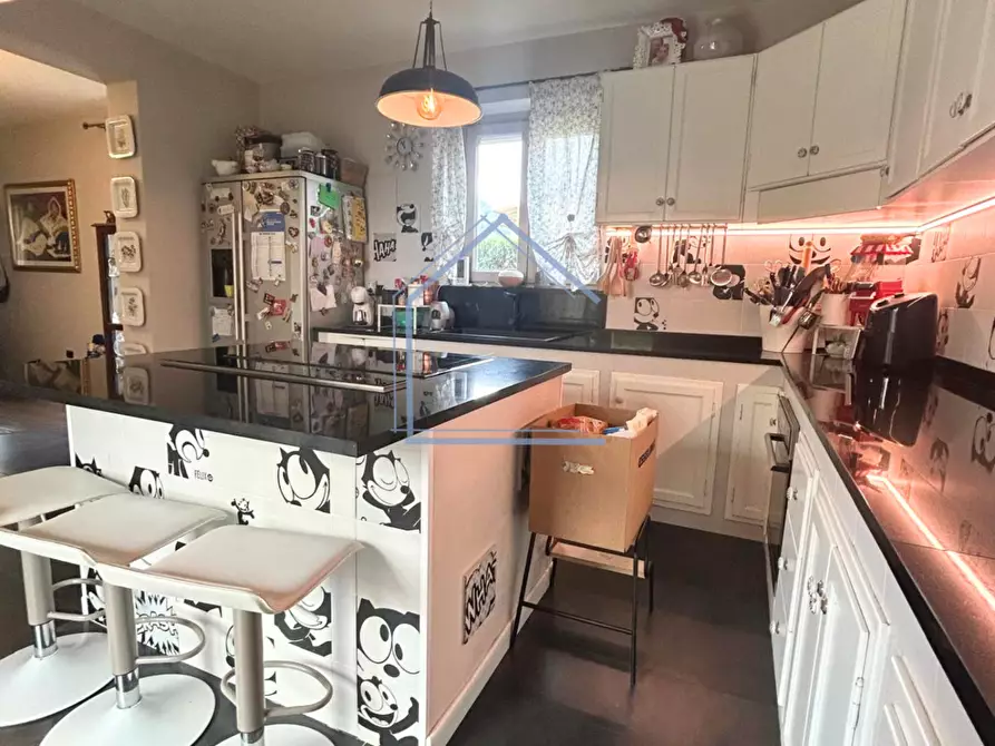 Immagine 21 di Villa in vendita  a Massarosa