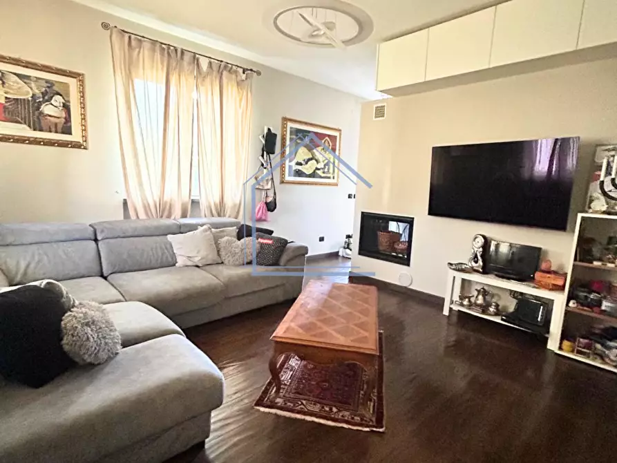 Immagine 3 di Villa in vendita  a Massarosa