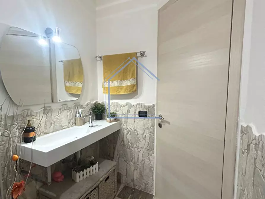 Immagine 61 di Villa in vendita  a Massarosa