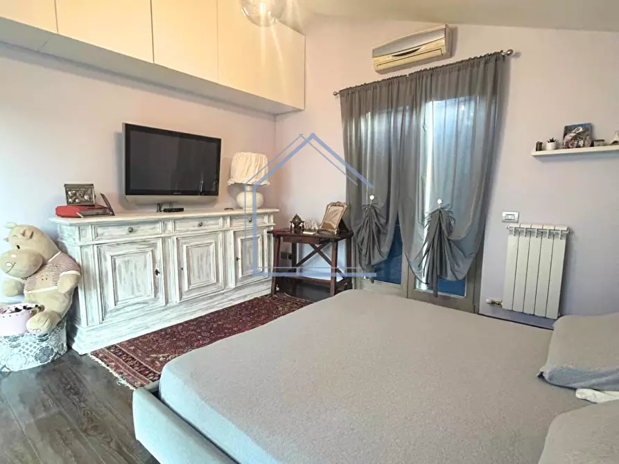 Immagine 50 di Villa in vendita  a Massarosa