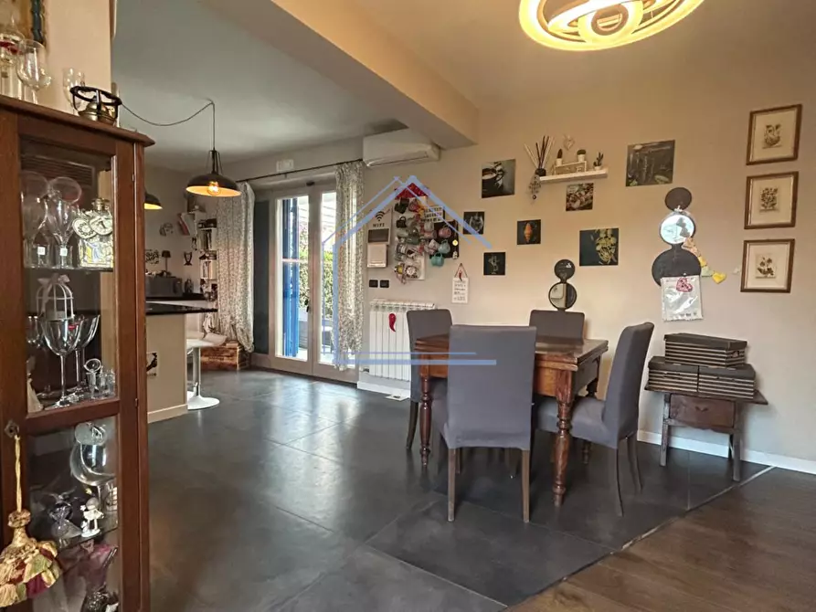 Immagine 22 di Villa in vendita  a Massarosa