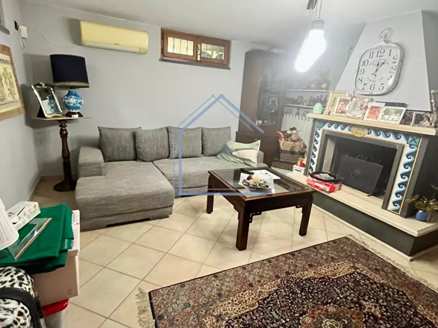 Immagine 9 di Villa in vendita  a Massarosa