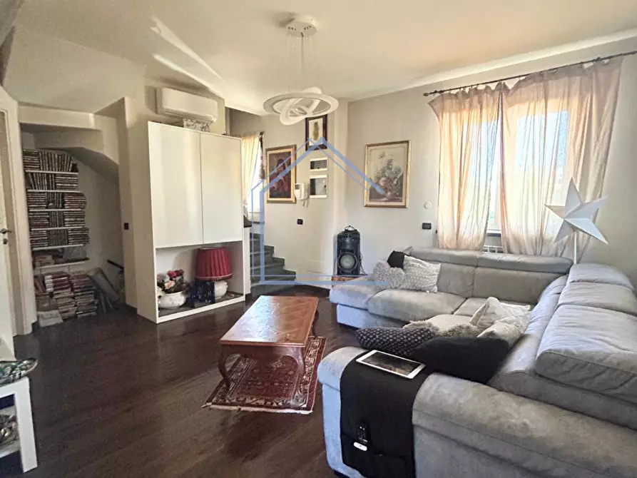 Immagine 5 di Villa in vendita  a Massarosa