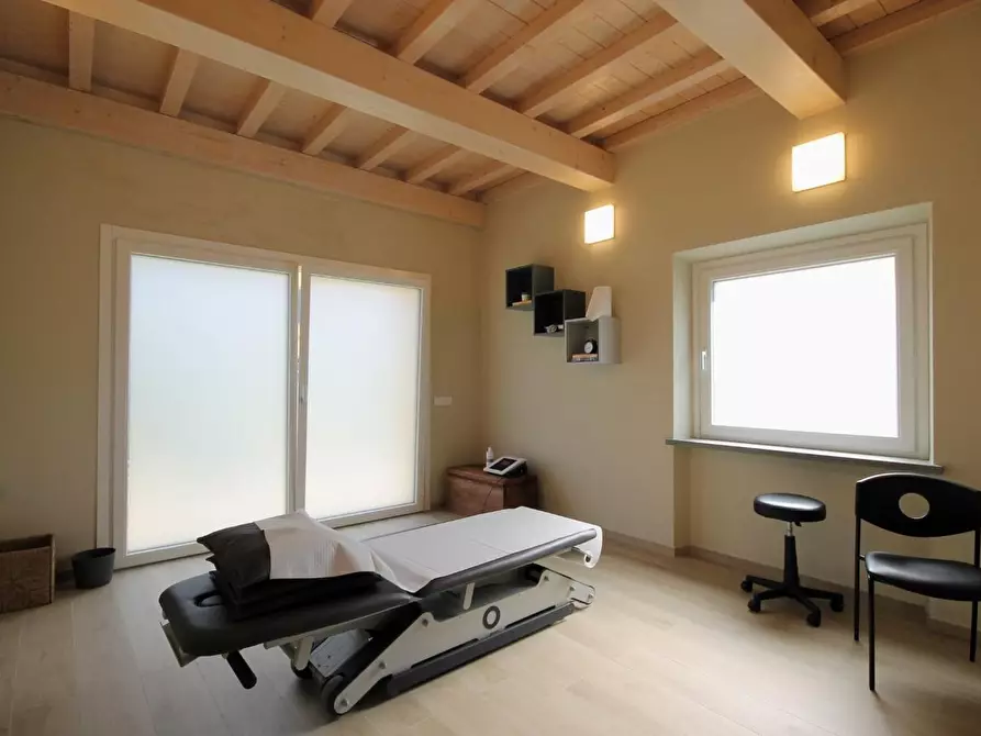 Immagine 3 di Ufficio in affitto  a Capannori