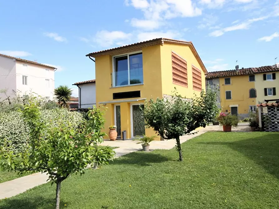 Immagine 1 di Ufficio in affitto  a Capannori