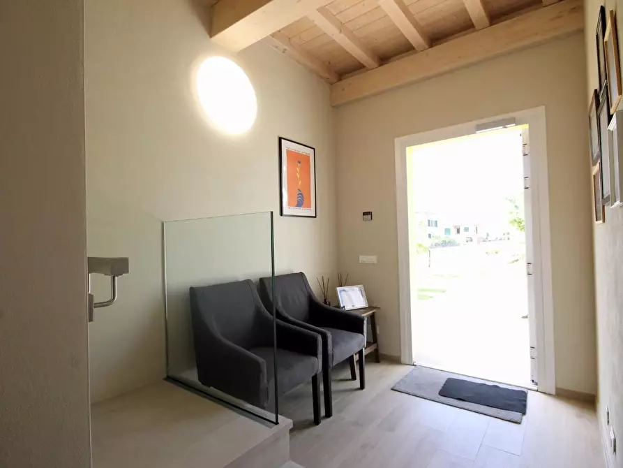 Immagine 7 di Ufficio in affitto  a Capannori