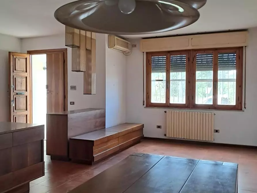 Immagine 1 di Villetta a schiera in vendita  a Cascina