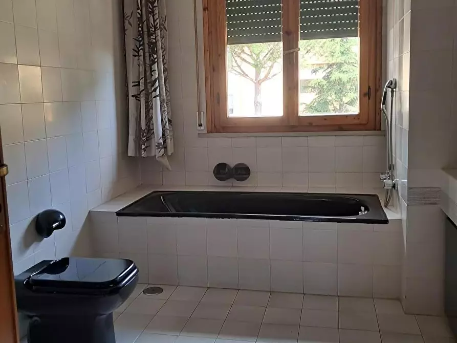 Immagine 18 di Villetta a schiera in vendita  a Cascina