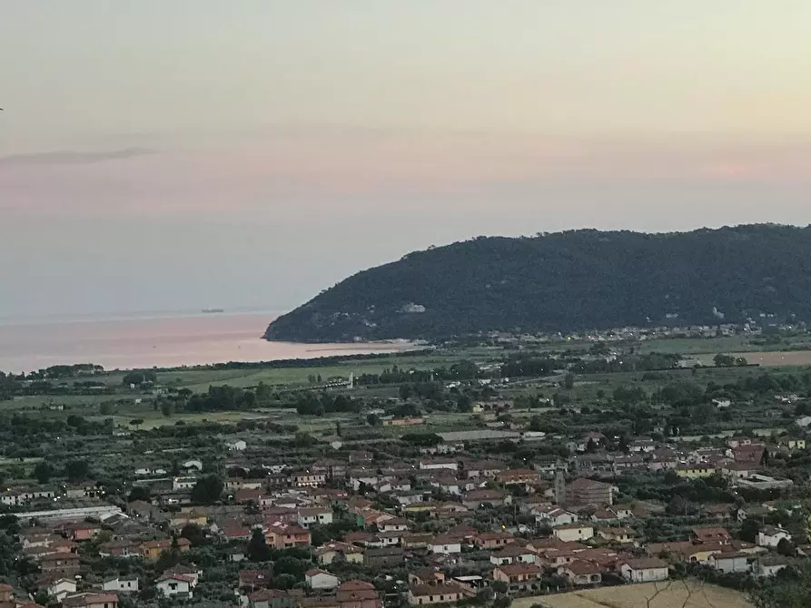 Immagine 21 di Appartamento in vendita  a Ortonovo