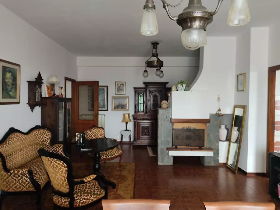 Immagine 8 di Appartamento in vendita  a Ortonovo