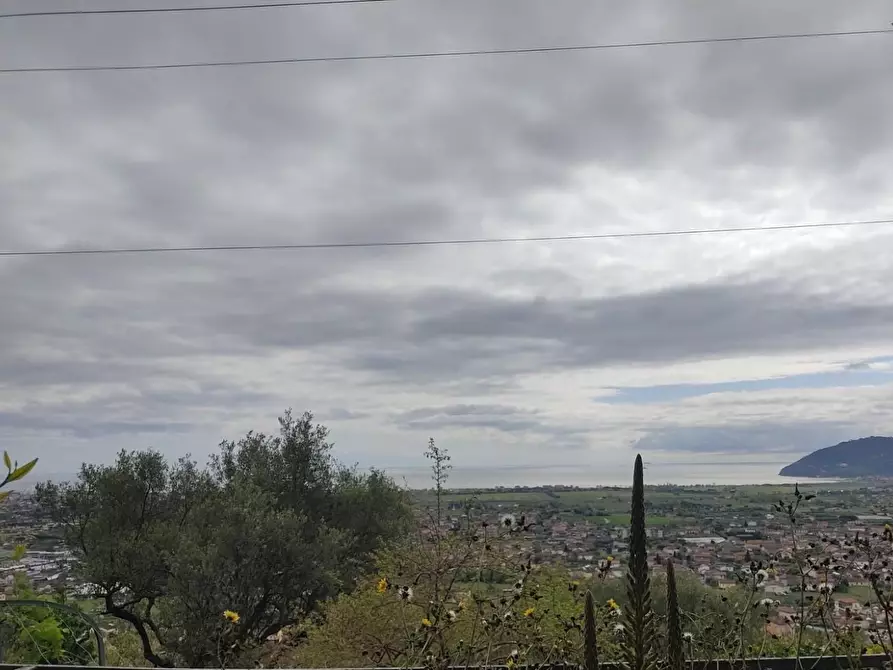 Immagine 17 di Appartamento in vendita  a Ortonovo