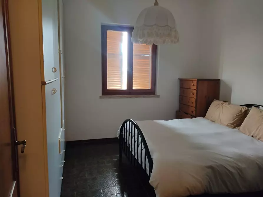 Immagine 11 di Appartamento in vendita  a Ortonovo