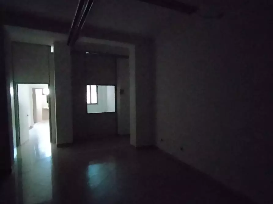 Immagine 4 di Locale commerciale in vendita  a Pisa