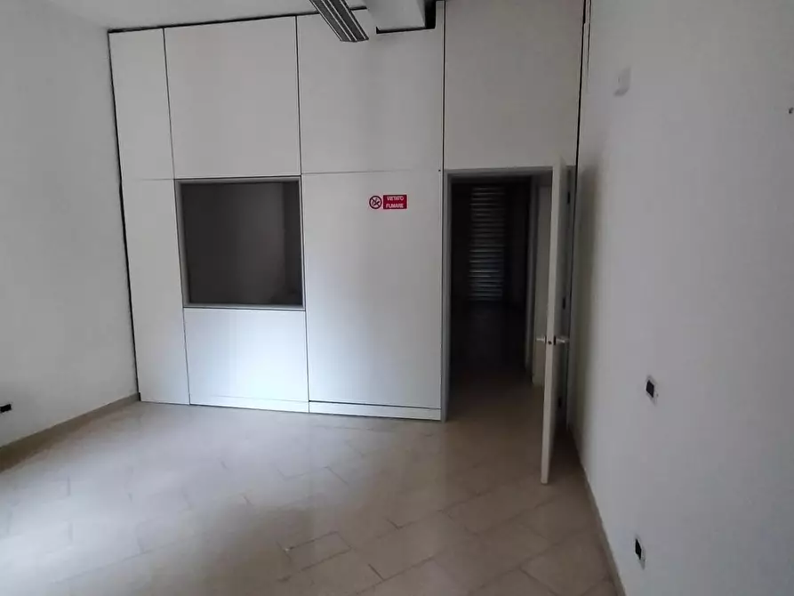 Immagine 7 di Locale commerciale in vendita  a Pisa