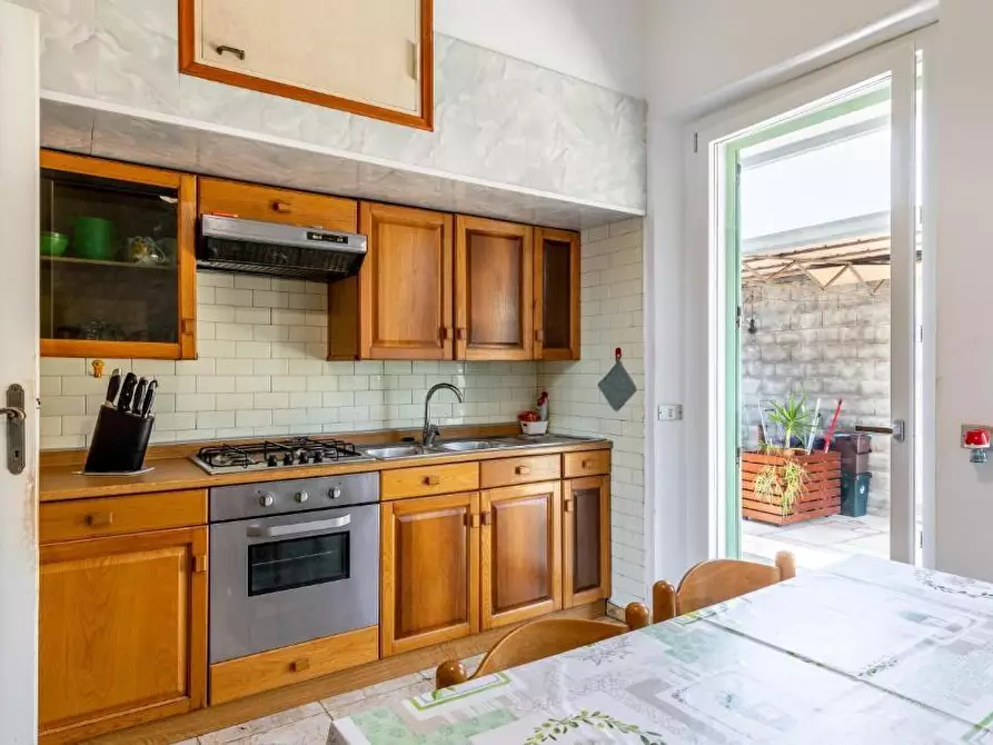 Immagine 10 di Casa indipendente in vendita  a Carrara