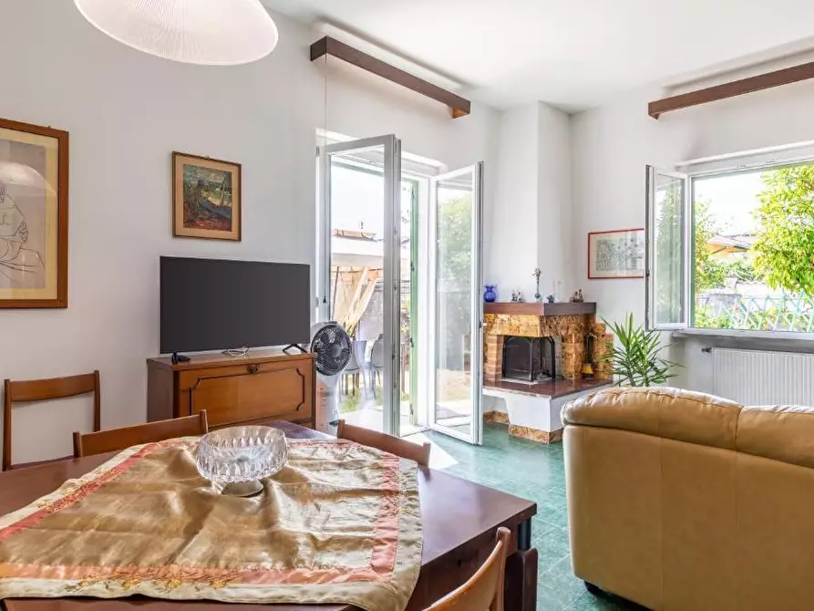 Immagine 12 di Casa indipendente in vendita  a Carrara