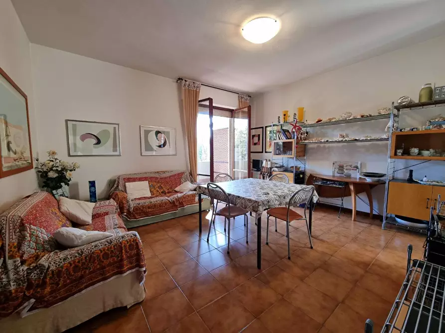 Immagine 9 di Appartamento in vendita  a Massa