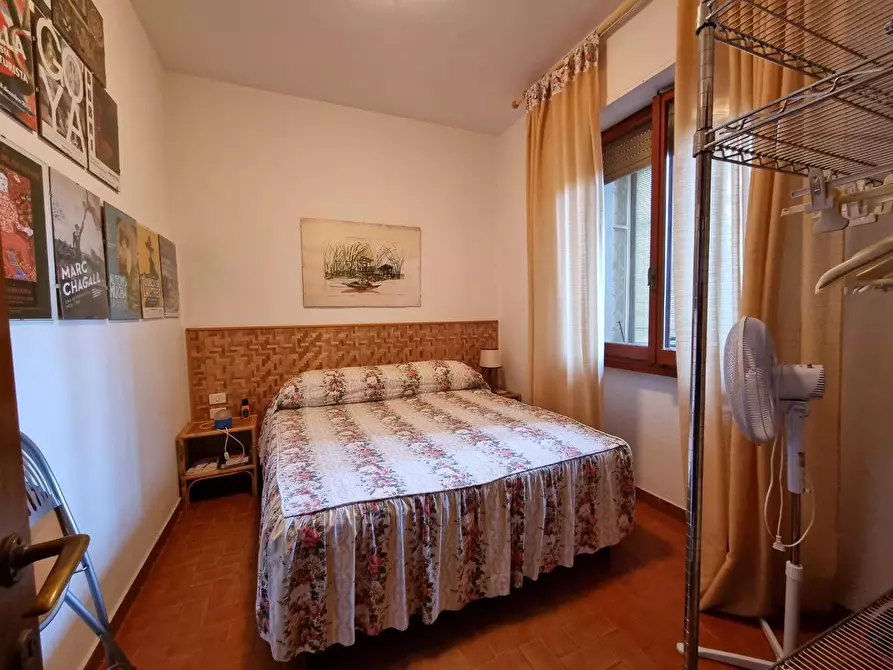 Immagine 11 di Appartamento in vendita  a Massa