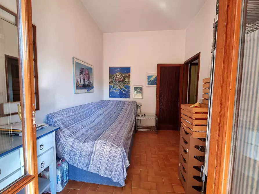 Immagine 15 di Appartamento in vendita  a Massa