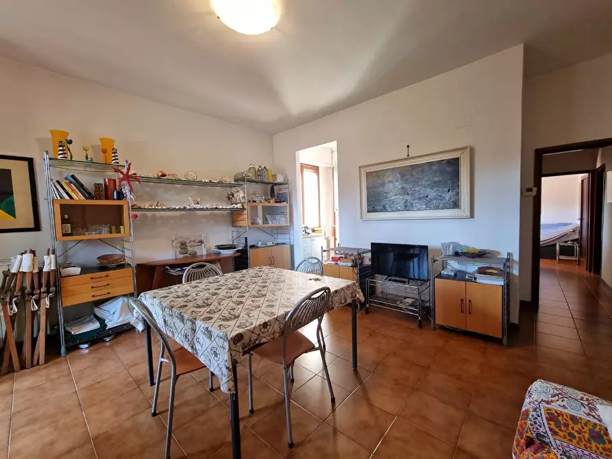 Immagine 5 di Appartamento in vendita  a Massa