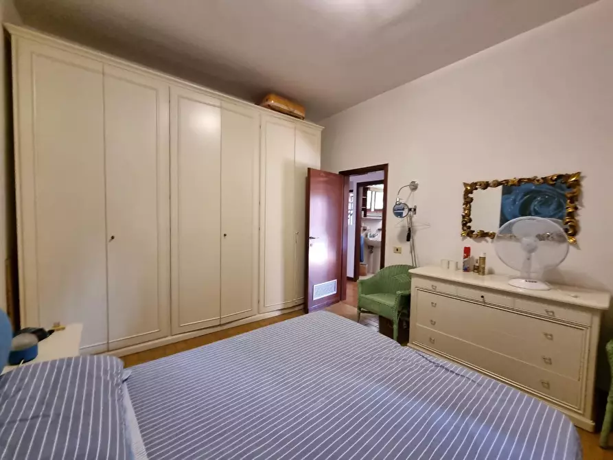 Immagine 18 di Appartamento in vendita  a Massa