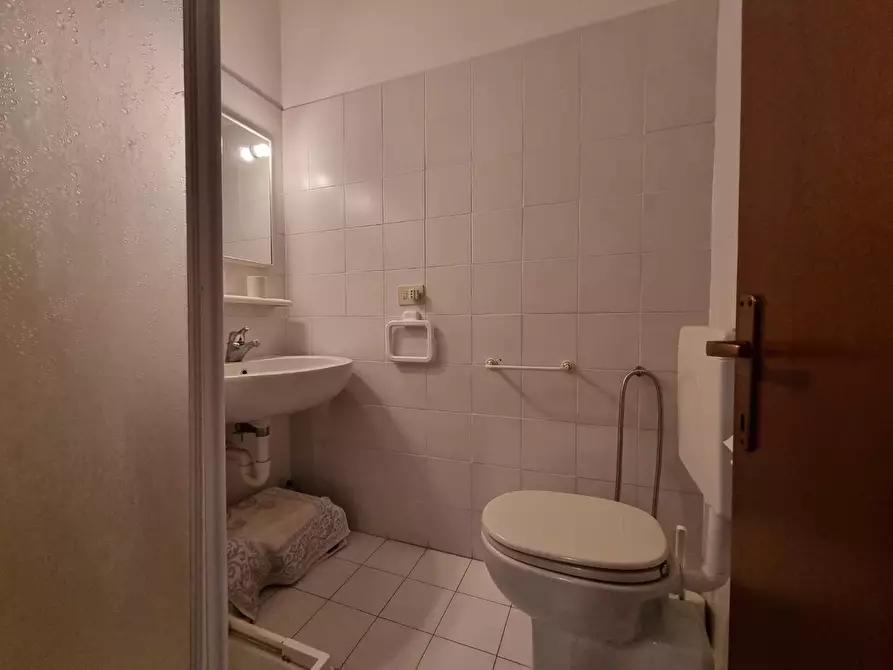 Immagine 13 di Appartamento in vendita  a Massa