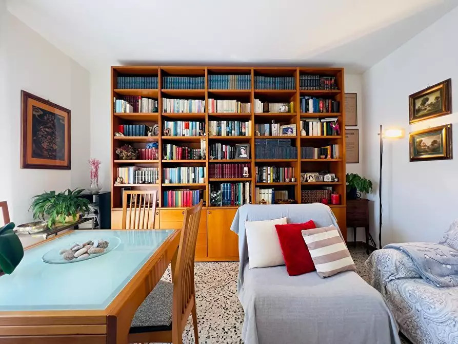 Immagine 10 di Appartamento in vendita  a Carrara