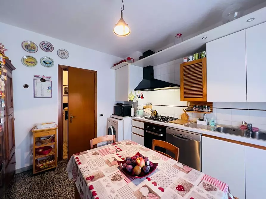 Immagine 22 di Appartamento in vendita  a Carrara